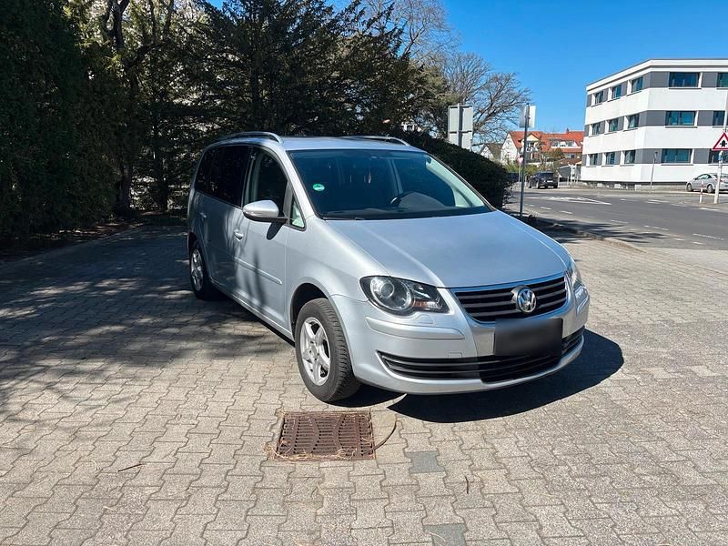 Gebraucht VW Touran 140 PS (102 kW) 2010 Silber Van / Kleinbus