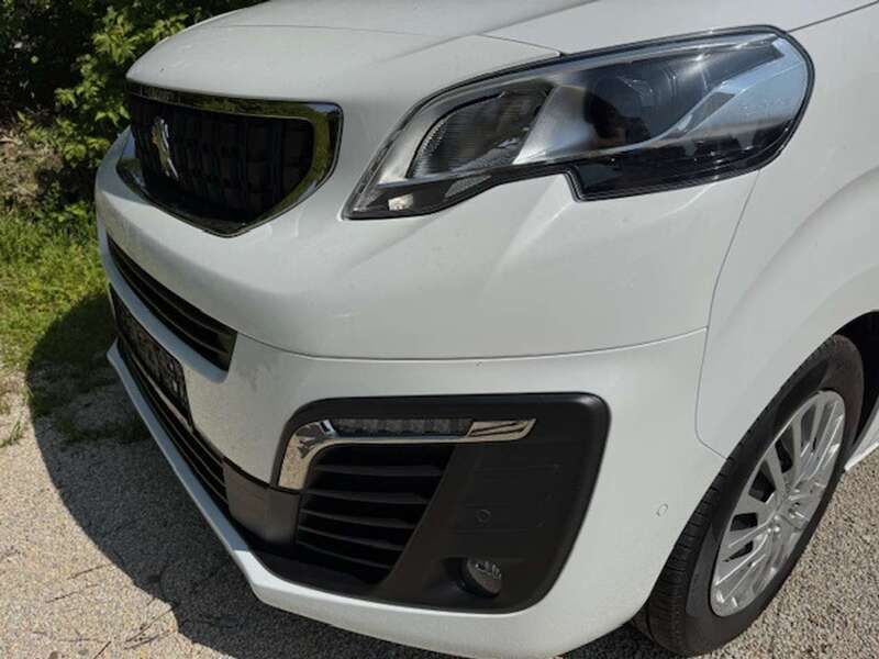 Lack weiss banquise/typ aussen Gebraucht 2021 Peugeot Traveller Business-Line Van / Kleinbus | 27.995 € (Superpreis) - Bild 1/4