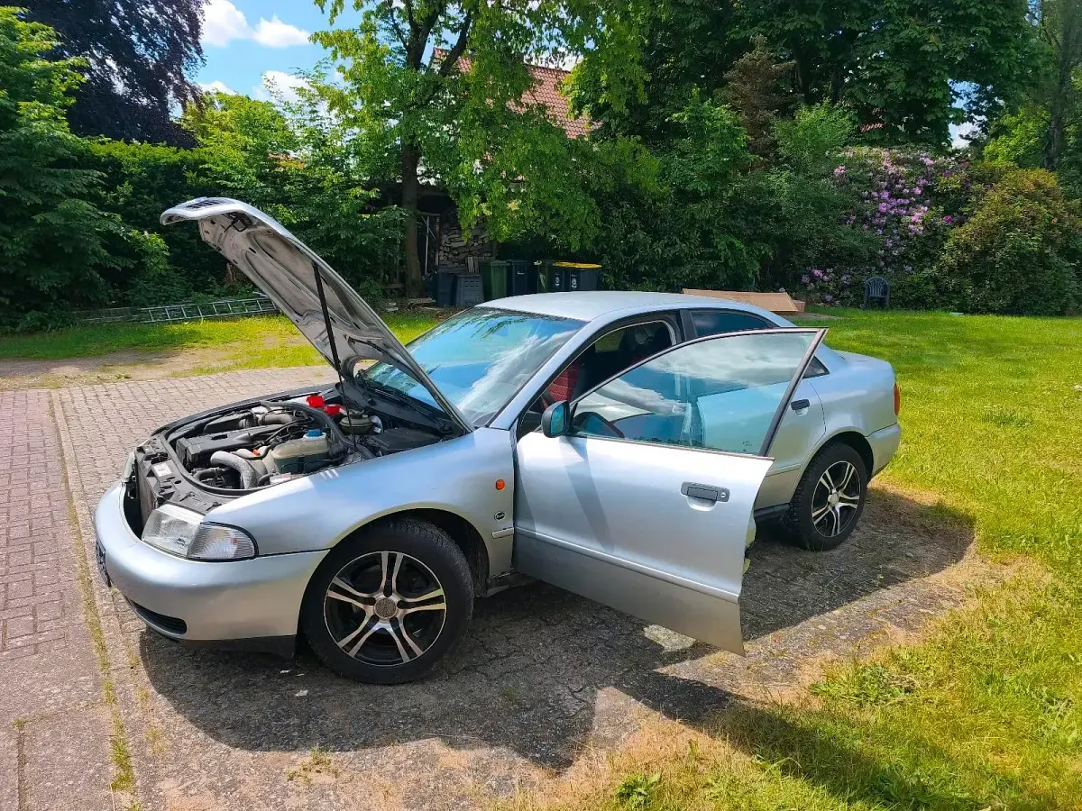 Gebraucht Audi A4 125 PS (91 kW) 2026 Silber Limousine
