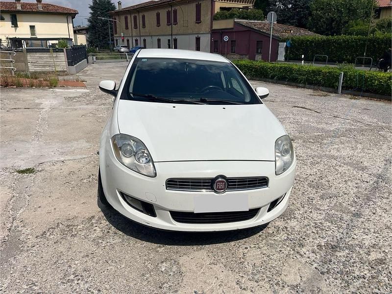 Weiß Gebraucht 2010 Fiat Bravo Kleinwagen | 3.600 € (Teuer) - Bild 1/4