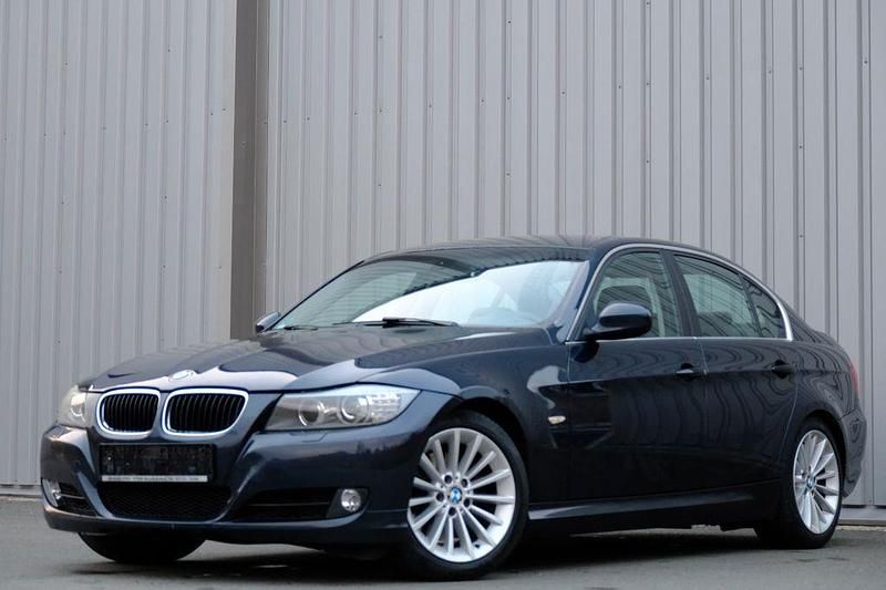 Monacoblau Gebraucht 2009 BMW 325 Sport Line Limousine | 4.960 € (Guter Preis) - Bild 1/4