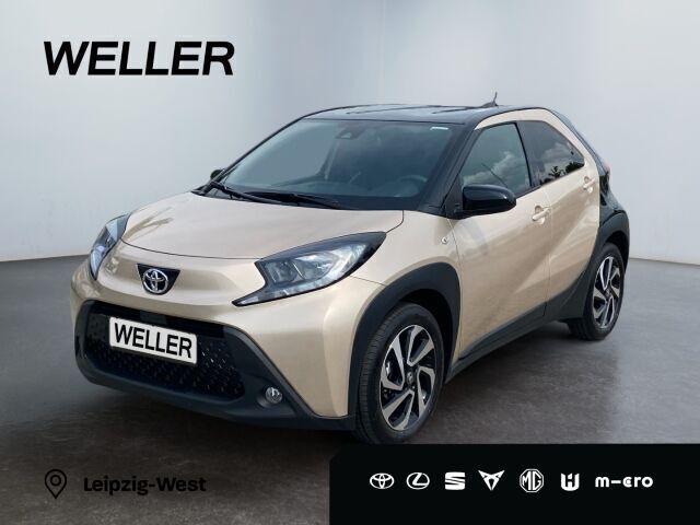 Beige Gebraucht 2024 Toyota Aygo Team Kleinwagen | 16.890 € (Fairer Preis) - Bild 1/3