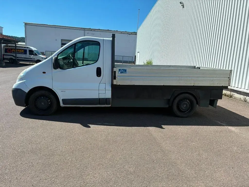 Gebraucht Opel Vivaro 114 PS (83 kW) 2007 Weiß Van / Kleinbus