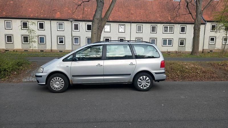 Gebraucht Seat Alhambra 116 PS (85 kW) 2001 Silber Van / Kleinbus