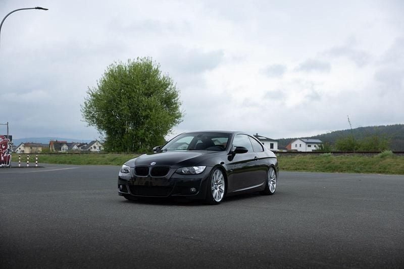 Schwarz Gebraucht 2007 BMW 335 M Performance Coupé | 18.500 € (Etwas zu teuer) - Bild 1/4