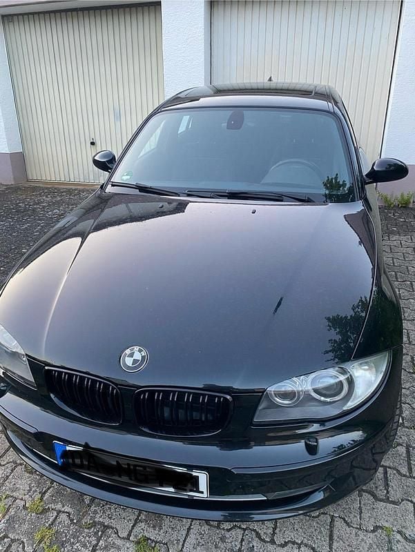 Schwarz Gebraucht 2008 BMW 123 Kleinwagen | 6.800 € (Fairer Preis) - Bild 1/4