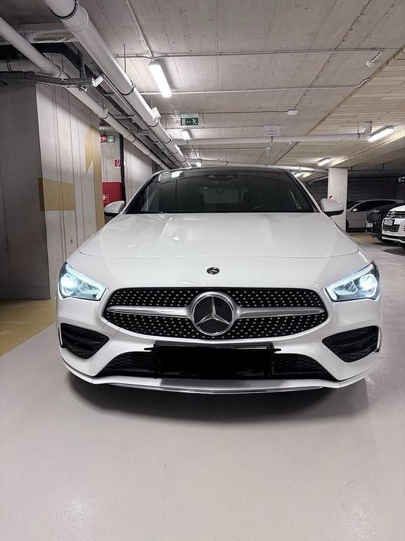 Weiß Gebraucht 2020 Mercedes CLA250 Limousine | 25.700 € (Guter Preis) - Bild 1/4