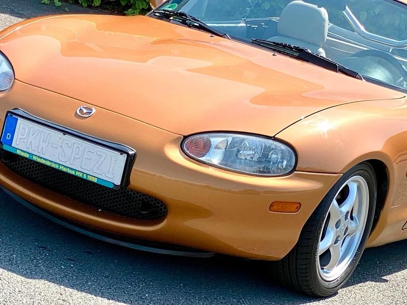 Orange Gebraucht 1999 Mazda MX5 Cabrio | 7.890 € (Teuer) - Bild 1/4