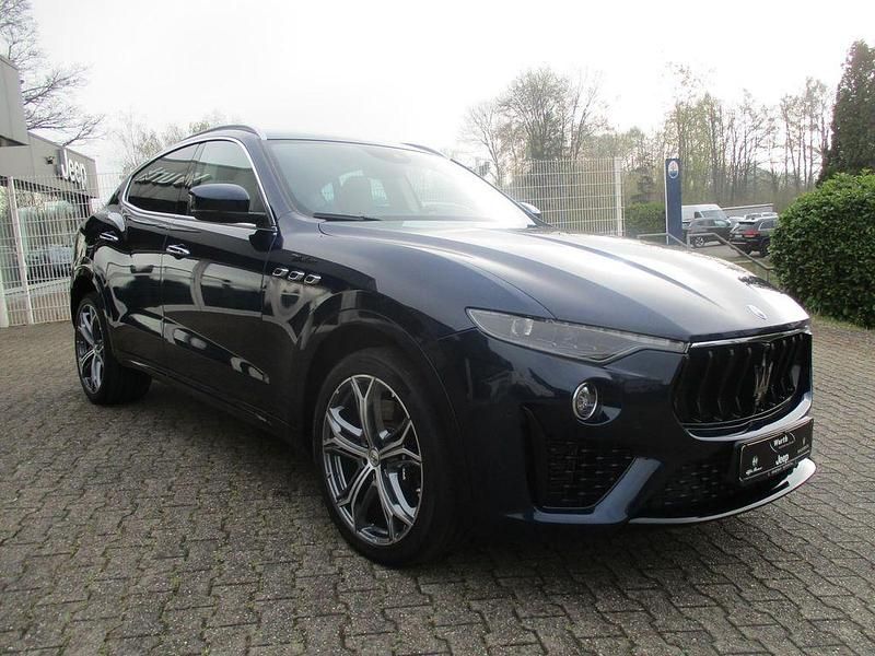 Gebraucht Maserati Levante 349 PS (256 kW) 2021 Blau SUV