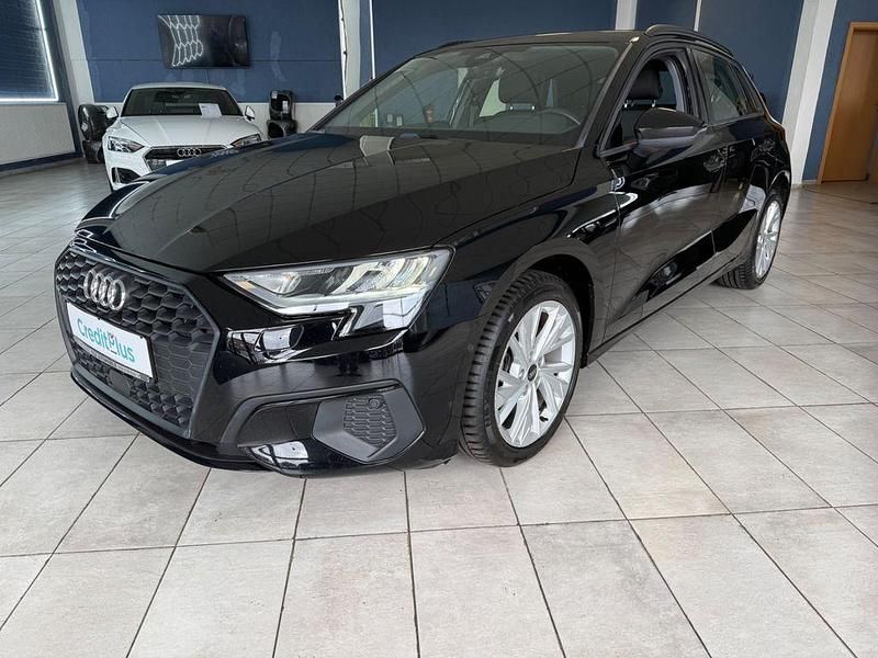 Schwarz Gebraucht 2021 Audi A3 Sportback Basis Kleinwagen | 21.000 € (Fairer Preis) - Bild 1/4