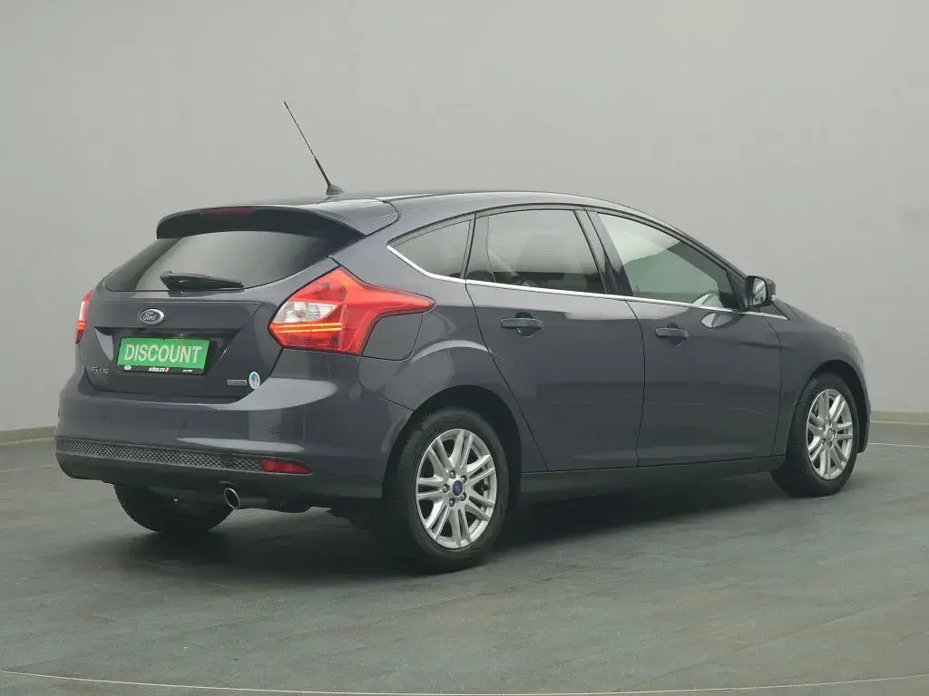 Gebraucht Ford Focus Titanium 182 PS (133 kW) 2013 Midnight sky Limousine