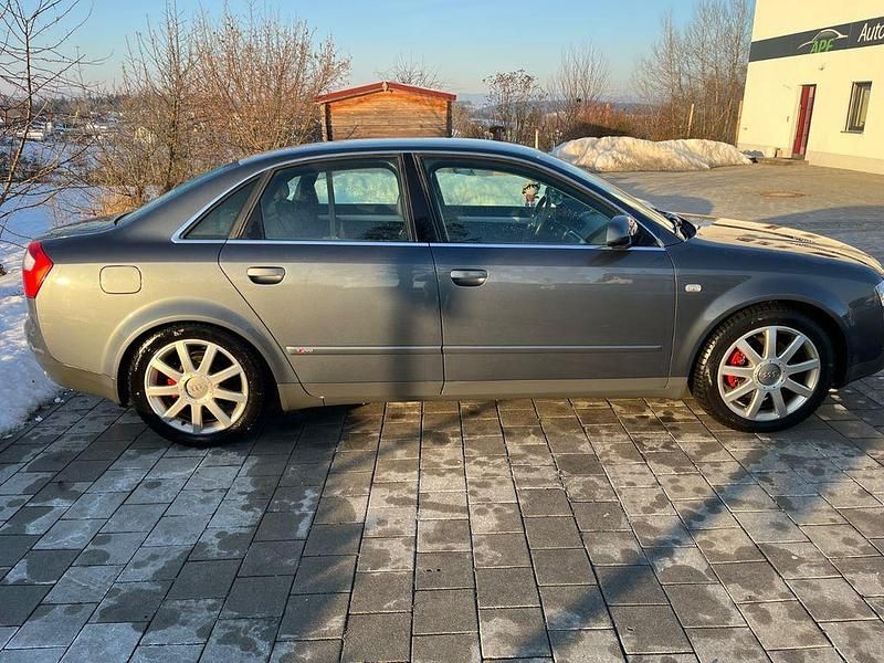 Gebraucht Audi A4 Sport 220 PS (161 kW) 2002 Grau Limousine