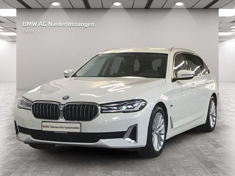 Weiß Gebraucht 2022 BMW 530e Kombi | 37.400 € (Etwas zu teuer) - Bild 1/4