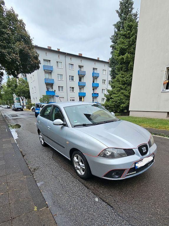 Grau Gebraucht 2008 Seat Ibiza Limousine | 2.900 € (Fairer Preis) - Bild 1/4