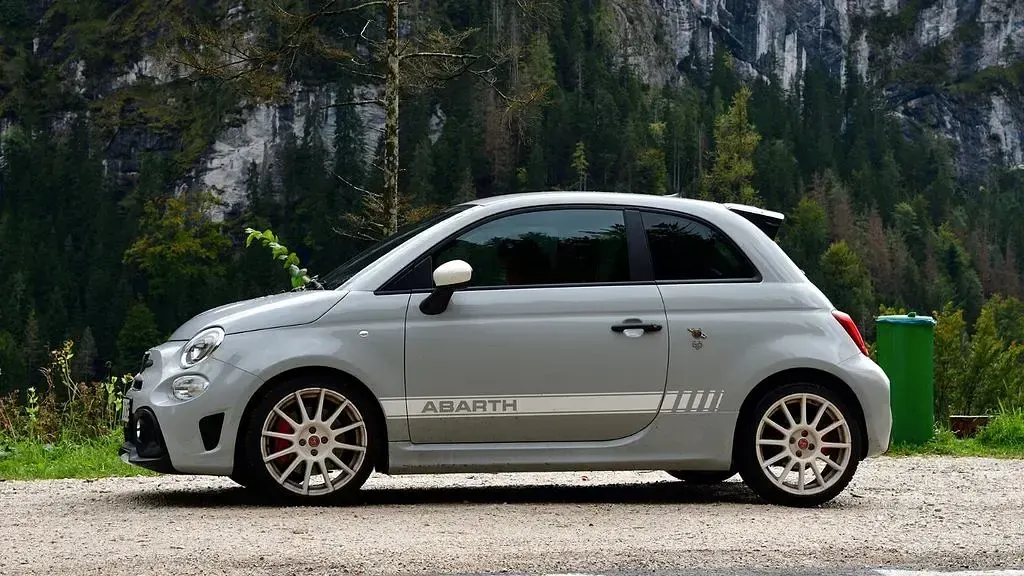 Gebraucht Abarth 695 Esseesse 179 PS (131 kW) 2022 Grau Kleinwagen