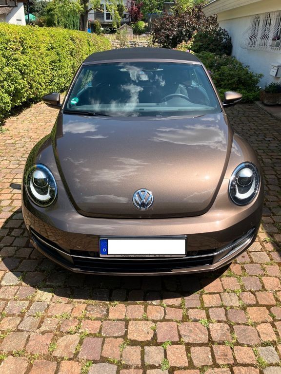 Braun Gebraucht 2015 VW Beetle Design Cabrio | 22.000 € (Teuer) - Bild 1/4