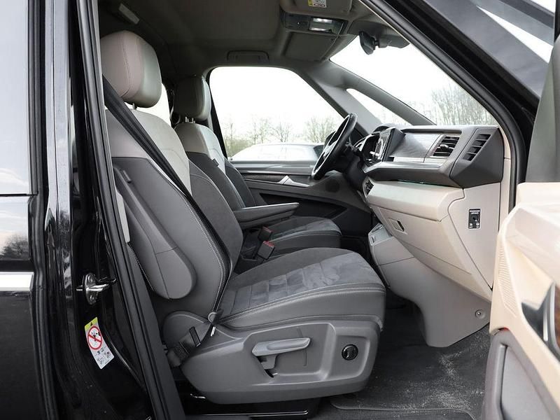 Gebraucht VW Multivan Style 150 PS (110 kW) 2025 Deep black perleffekt Van / Kleinbus