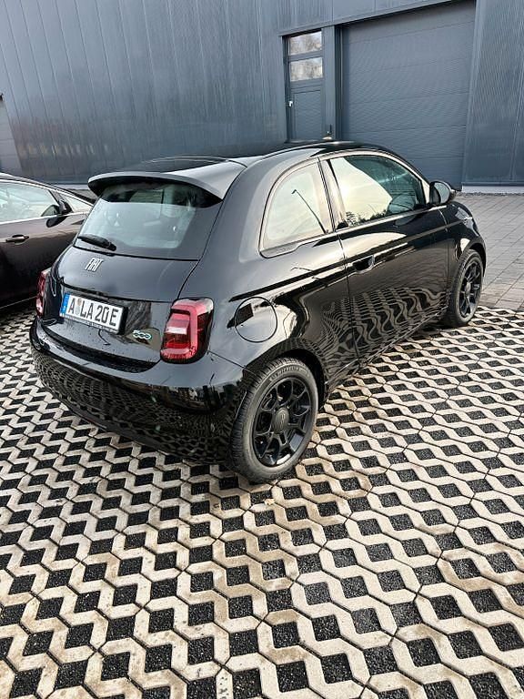 Gebraucht Fiat 500e Icon 86 kW (118 PS) 2022 Schwarz Limousine