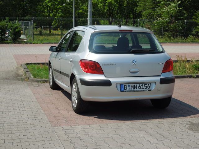 Gebraucht Peugeot 307 109 PS (80 kW) 2007 Silber metallic Limousine