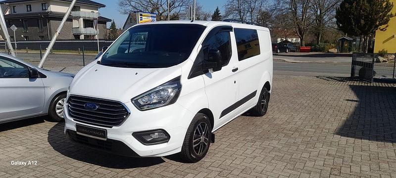Second-hand Ford Transit 131 CP (96 kW) 2018 Alb Monovolum