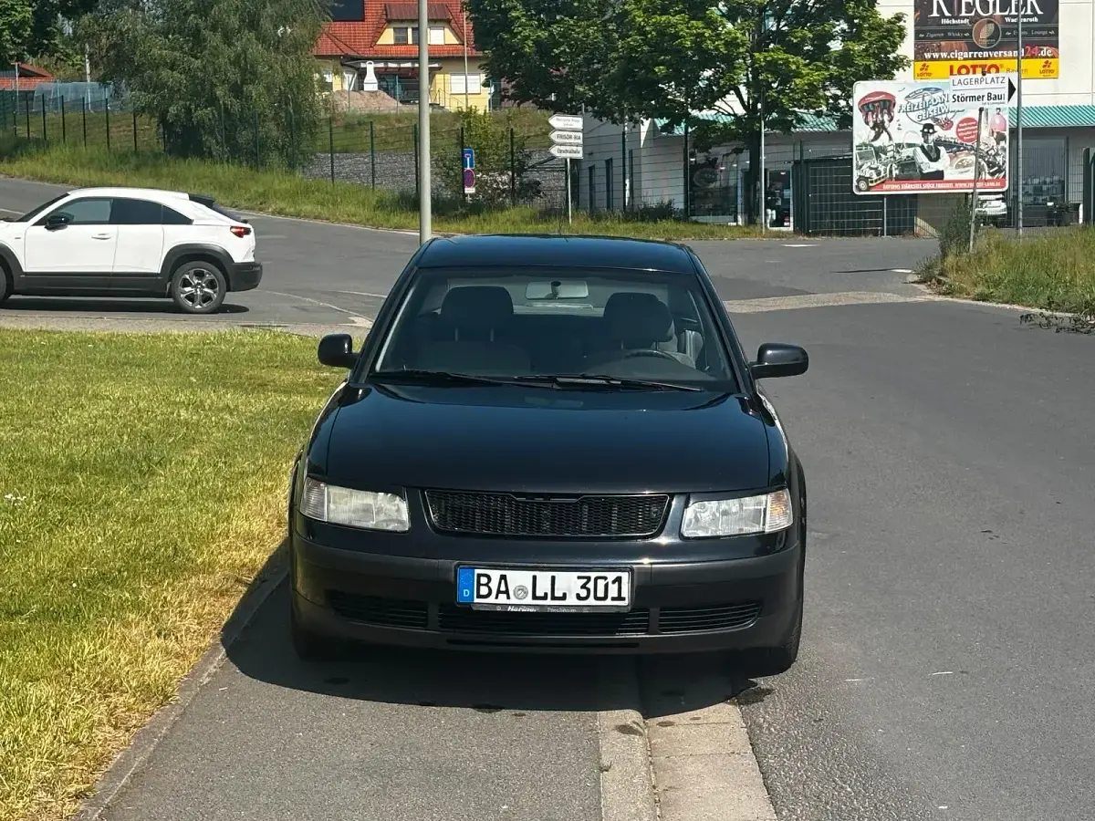 Gebraucht VW Passat 101 PS (74 kW) 2000 Schwarz Limousine