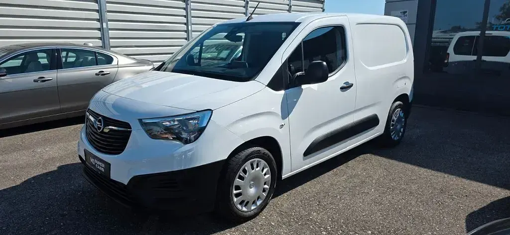 Gebraucht Opel Combo 131 PS (96 kW) 2022 Weiß Van / Kleinbus
