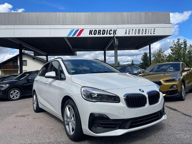 Gebraucht BMW 225 Active Tourer Sport Line 224 PS (164 kW) 2021 Weiß Van / Kleinbus
