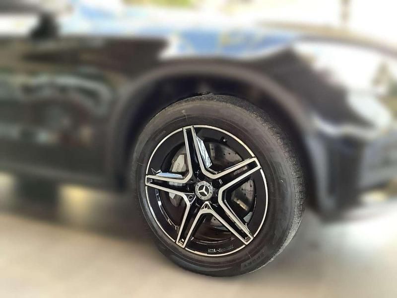 Gebraucht Mercedes GLC300e AMG 320 PS (235 kW) 2021 Schwarz SUV