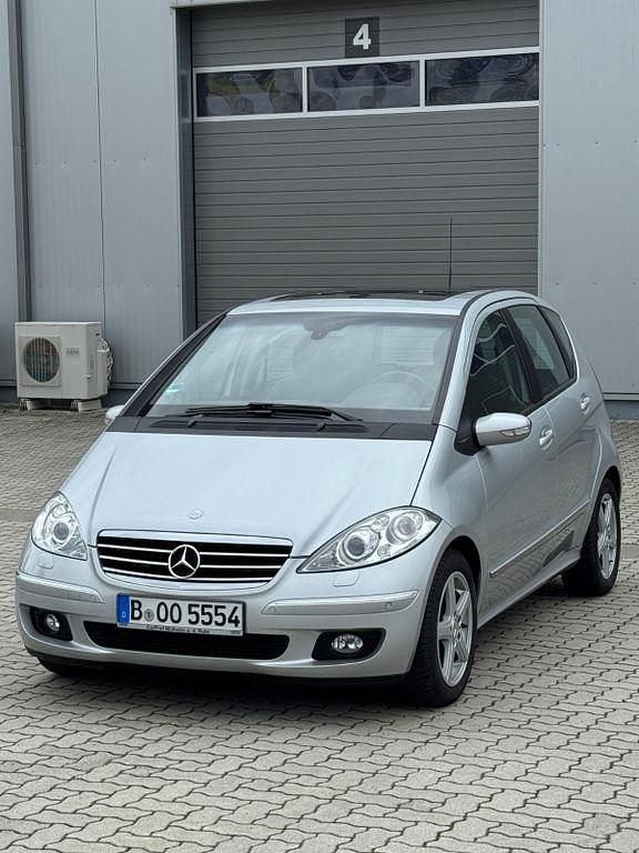 Silber Gebraucht 2005 Mercedes A200 Avantgarde Limousine | 4.900 € (Fairer Preis) - Bild 1/4