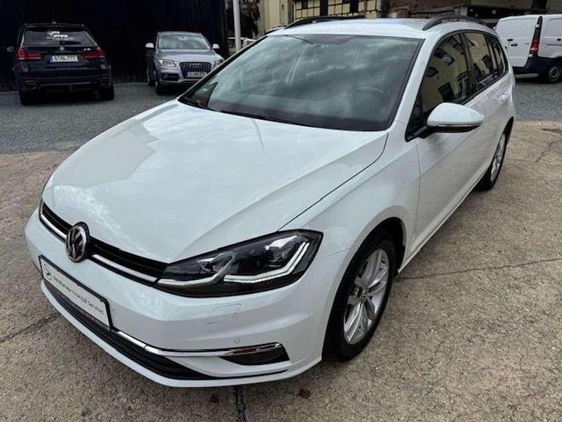Weiß Gebraucht 2017 VW Golf VII Comfortline Kombi | 12.950 € (Fairer Preis) - Bild 1/4