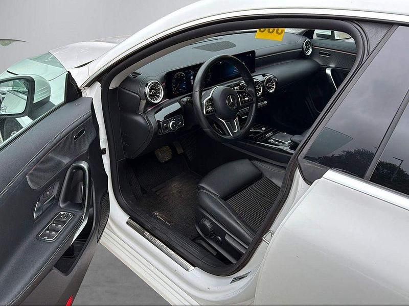 Gebraucht Mercedes CLA180 116 PS (85 kW) 2021 Weiß Limousine