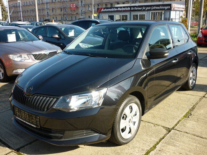 Schwarzmagic perleffekt Gebraucht 2016 Skoda Fabia Cool Edition Kleinwagen | 6.900 € (Fairer Preis) - Bild 1/4