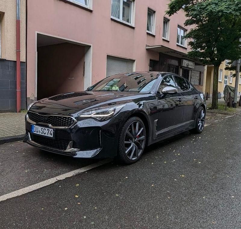 Schwarz Gebraucht 2017 Kia Stinger Limousine | 27.800 € (Teuer) - Bild 1/4