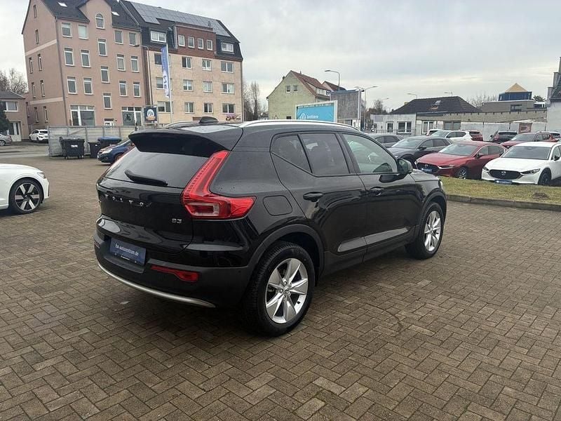 Gebraucht Volvo XC40 Core 163 PS (119 kW) 2025 Schwarz SUV