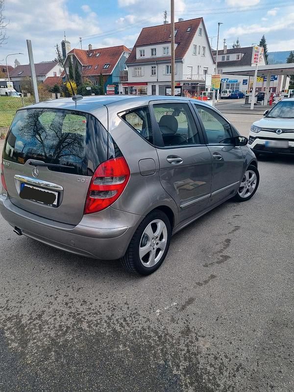Gebraucht Mercedes A180 100 PS (73 kW) 2005 Grau Limousine