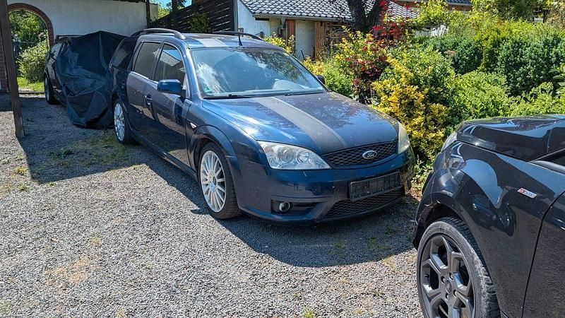 Blau Gebraucht 2004 Ford Mondeo ST Limousine | 2.500 € (Guter Preis) - Bild 1/4