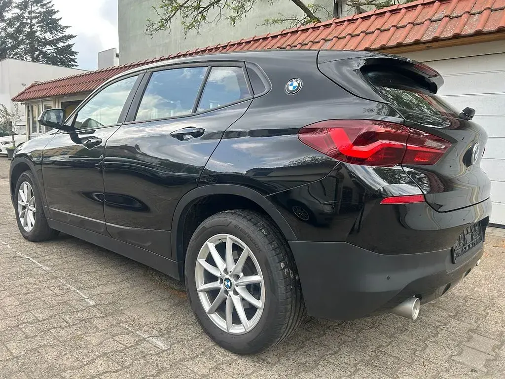 Używany BMW X2 Advantage 150 KM (110 kW) 2021 Czarny SUV