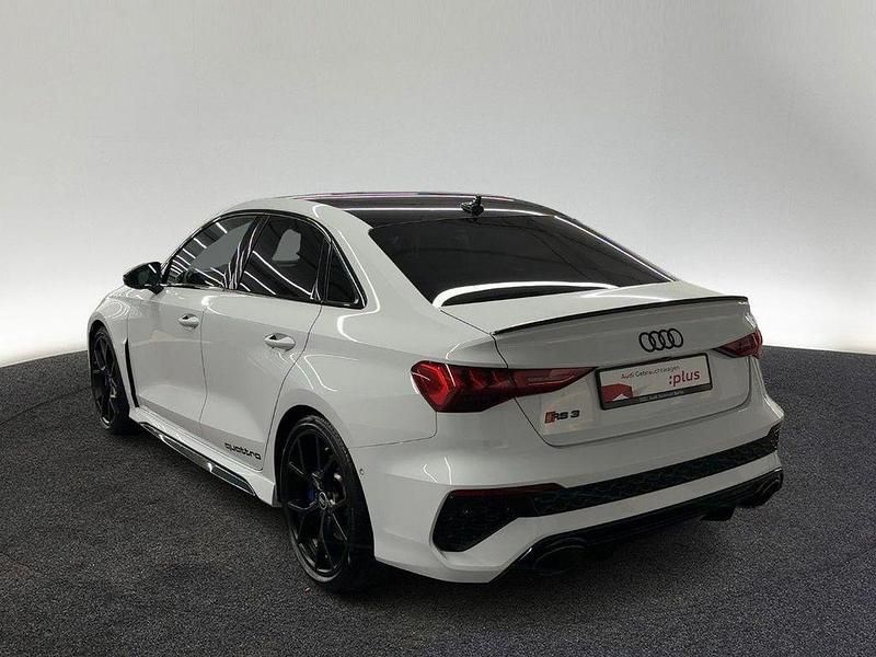 Gebraucht Audi RS3 Ambiente 400 PS (294 kW) 2022 Gletscherweiß metallic Limousine