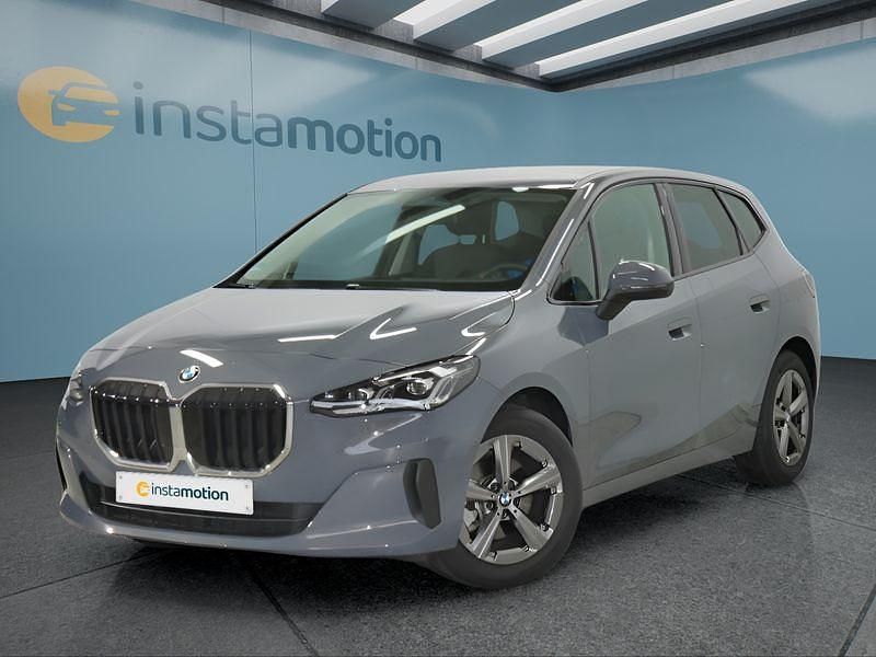 Grau Gebraucht 2024 BMW 218 Active Tourer Van / Kleinbus | 27.549 € (Superpreis) - Bild 1/4
