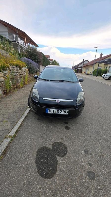 Blau Gebraucht 2011 Fiat Punto Evo Kleinwagen | 1.200 € (Superpreis) - Bild 1/4
