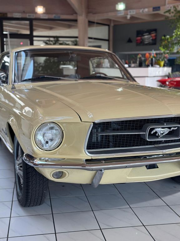 Gelb Gebraucht 1967 Ford Mustang Coupé | 39.999 € - Bild 1/4