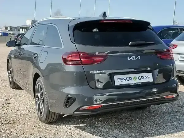 Usado Kia Ceed 140 CV (102 kW) 2025 Gris Utilitario