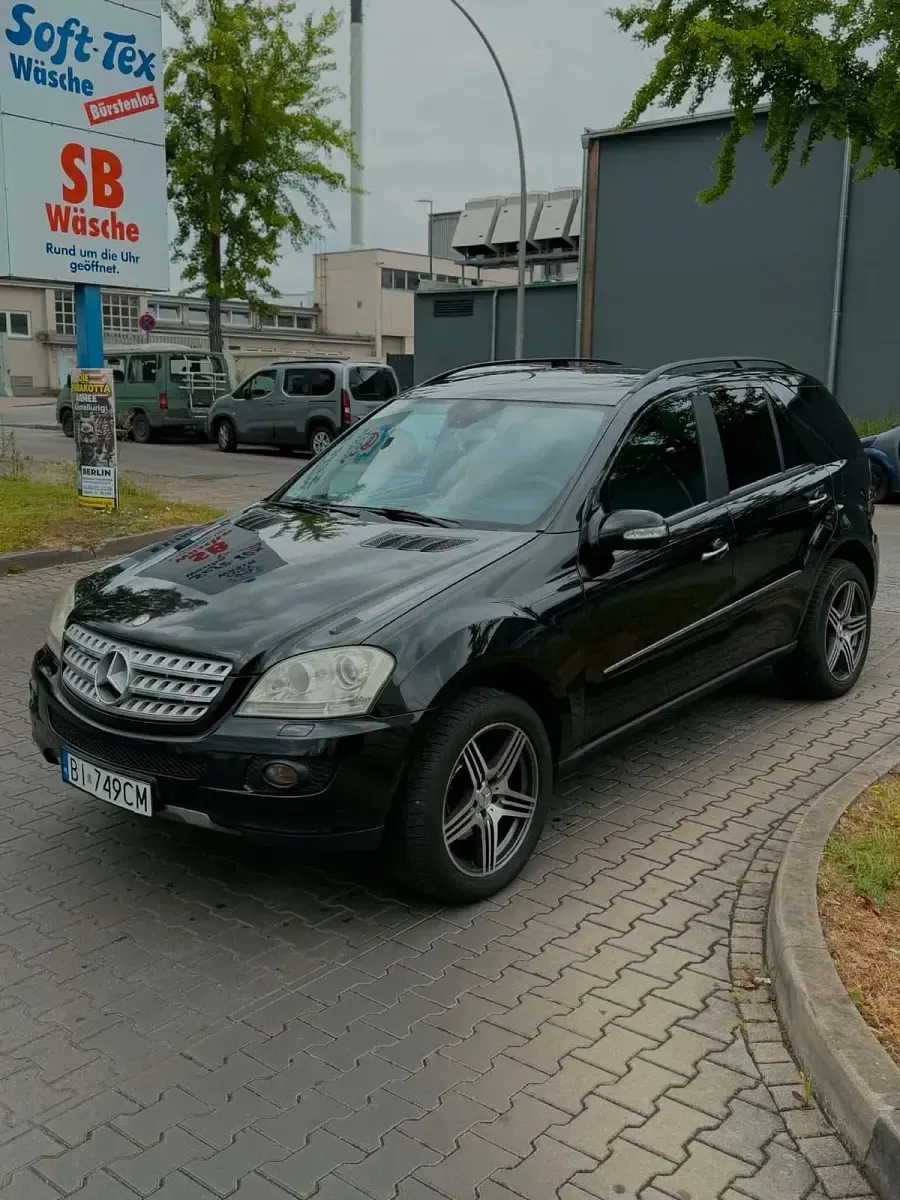 Gebraucht Mercedes ML320 258 PS (189 kW) 2007 Schwarz SUV