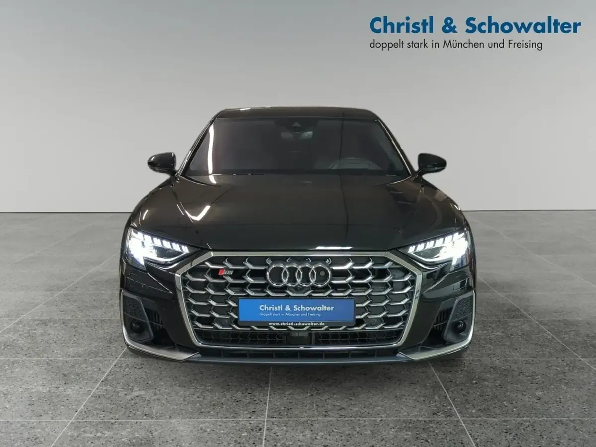 Gebraucht Audi S8 Comfort 571 PS (419 kW) 2023 Mythosschwarz metallic Limousine
