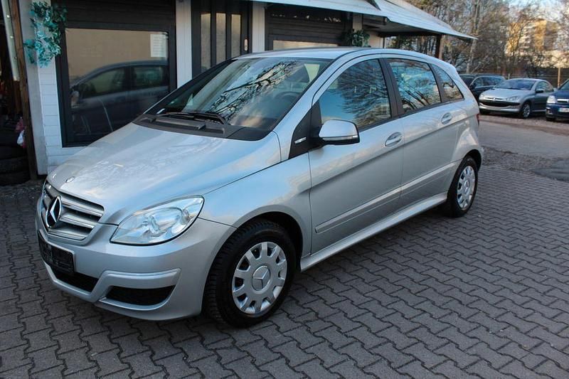 Silber Gebraucht 2010 Mercedes B160 Van / Kleinbus | 4.299 € (Fairer Preis) - Bild 1/4