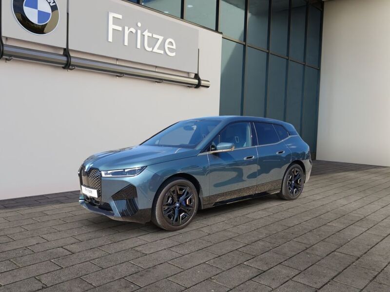 Blau Gebraucht 2023 BMW iX Sport Line SUV | 55.945 € (Fairer Preis) - Bild 1/4