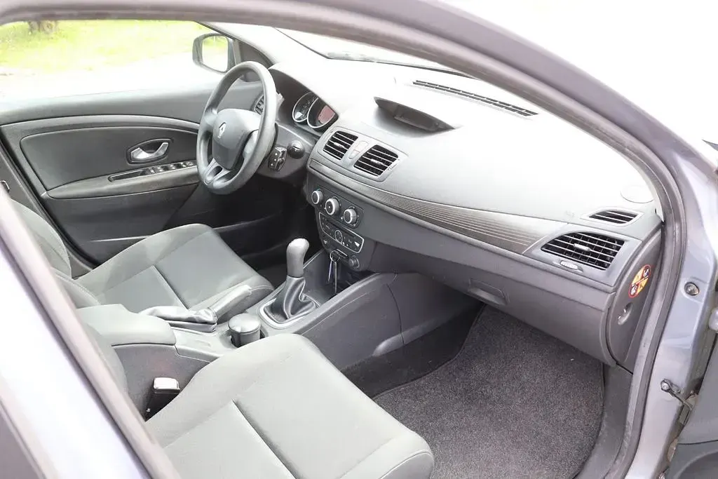 Gebraucht Renault Mégane Expression 101 PS (74 kW) 2009 Blau Limousine