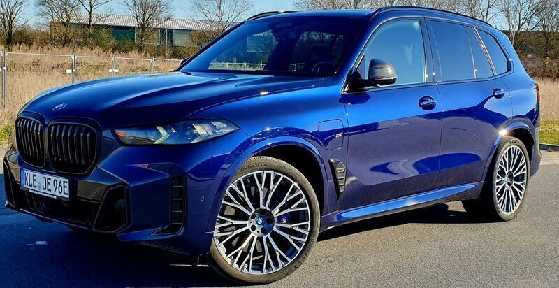 Blau Gebraucht 2024 BMW X5 M Sport SUV | 107.910 € (Etwas zu teuer) - Bild 1/4