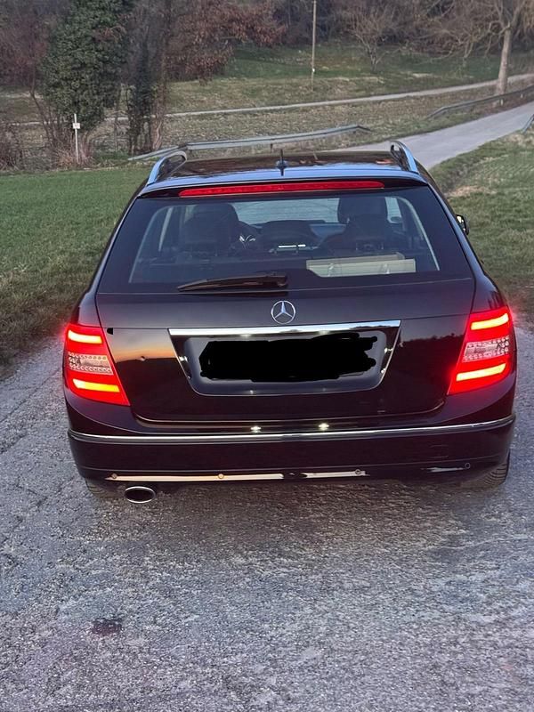 Gebraucht Mercedes C220 170 PS (125 kW) 2014 Schwarz Kombi