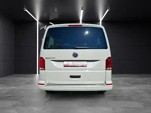 Usado VW Multivan Family 150 HP (110 kW) 2021 Cinzento Monovolume